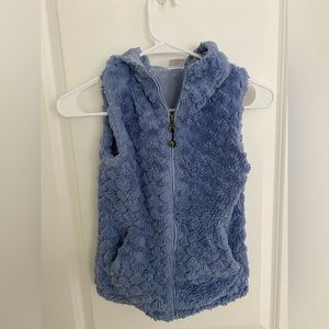 Girls fluffy fleece full zip vest with hood